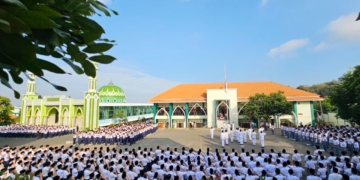 Santri Yanbu’ul Qur’an Menawan Kobarkan Semangat Merah Putih di HUT RI ke-80