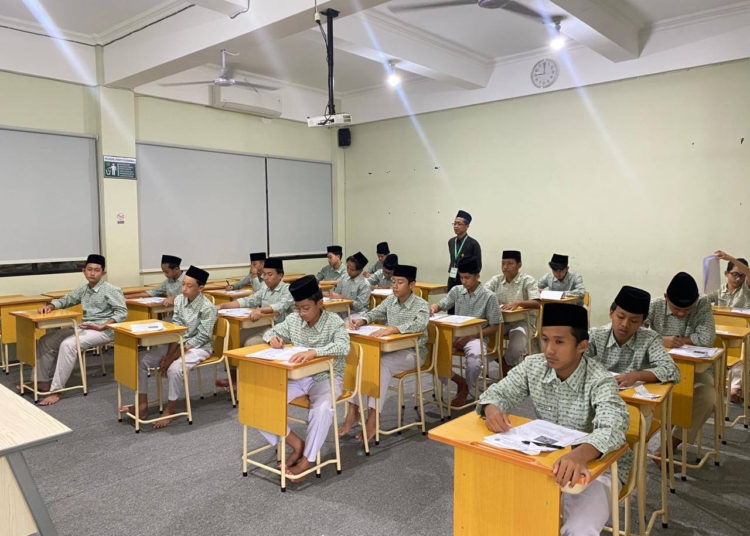 Ujian Madrasah MAS dan MTs Tahfidz Yanbu’ul Qur’an Digelar Sepekan, Tekankan Kejujuran dan Evaluasi Pembelajaran