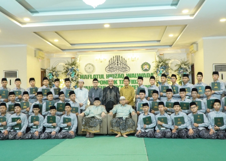 Haflatul Hidzaq Wal Wada’ Pondok Tahfidz Yanbu’ul Qur’an Menawan, 45 Santri Resmi Diwisuda