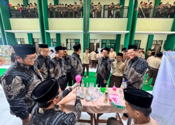 Menggali Konsep Sains melalui Science Fair and Market Day di MTs TYQ Kudus